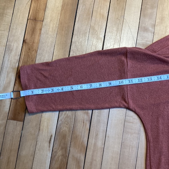 Gyft Sweater - Picture 11 of 14